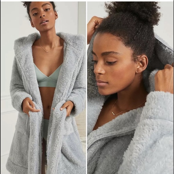Extremely Soft & Cuddle Pretty Light_Grey Robe with Hoodie & Belt “Wake Up” - Picture 4 of 15
